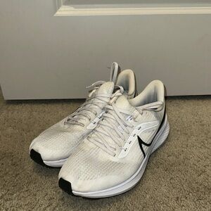 Nike White and Black Athletic Sneakers